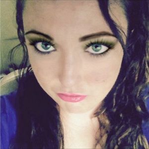 Meet your Posher, Selena